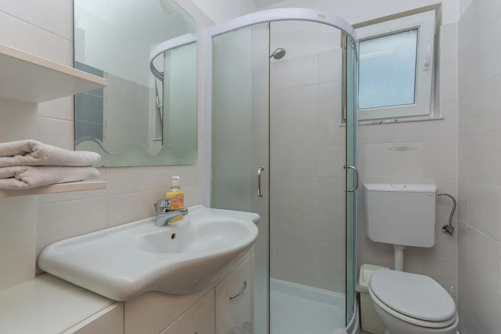 Guest House Gloria Novigrad  Croatia